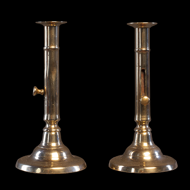 Antique Style / BRASS PUSH - UP CANDLESTICK